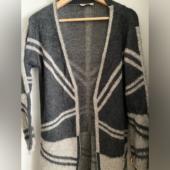 Women's Cardigan in very good condition, Medium, 80% Acrylic 20% Wool - Picture 1 of 4